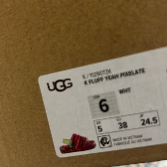 NIB Fluff Yeah Multicolor Pixelate Slides - Picture 9 of 9